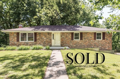 Gallery Image 205_Woodridge_SOLD_post.jpg