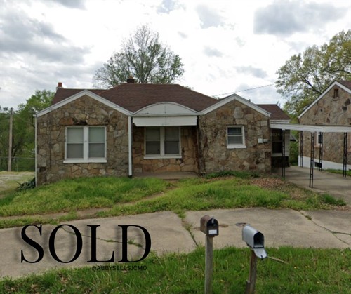 Gallery Image 2506_St_Louis_Rd_SOLD_post_(Facebook_post).jpg