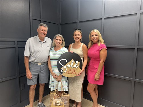 Gallery Image IMG_7731.jpeg