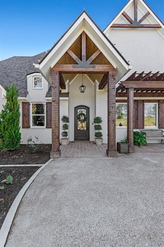 Gallery Image Blake_Front_Porch_Entry.jpg