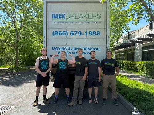 Gallery Image backbreakersnw-moving-team-truck-bellingham-wa.jpg Gallery Image backbreakersnw-moving-team-truck-bellingham-wa.jpg