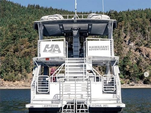 Gallery Image commercial-boat-wrap-hawaiian-adventures-artemis-kona-hi-wa.png Gallery Image commercial-boat-wrap-hawaiian-adventures-artemis-kona-hi-wa.png