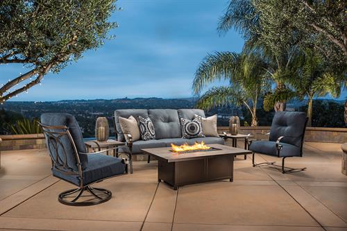 Gallery Image Pasadera2019Seating1-Lo.jpg
