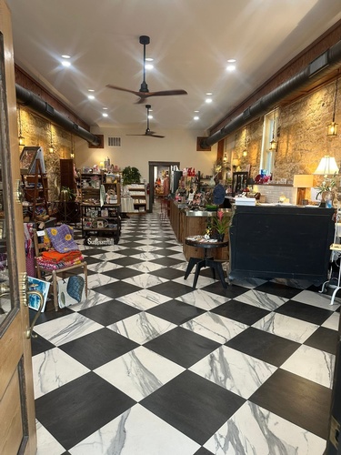 Gallery Image 58th-shop-vendor-shop-antique-more-boutique-shopping-hometown-hillsboro-texas-main-street-gallery-2.jpg
