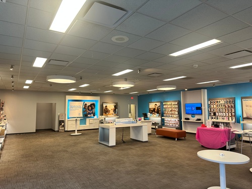 Gallery Image ATT-Store-Hillsboro-Texas-76645-Cell-Phone%203_170725-090536.jpg