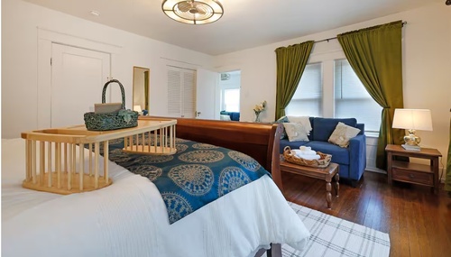 Gallery Image AirBnb-Hillsboro-Texas-Superhost-Historic-Short-Term-Rental%203.jpg