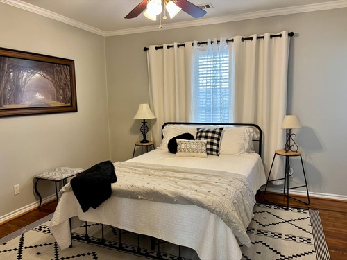 Gallery Image AirBnb-Hillsboro-Texas-Superhost-Historic-Short-Term-Rental%206.jpg