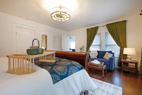 Gallery Image Big-Red-Historic-1920's-AirBnb-Hillsboro-Texas-Rental-Home.jpg