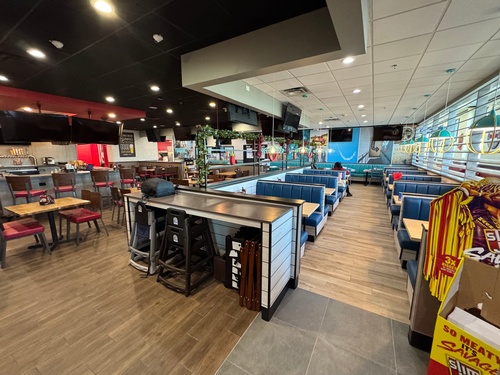 Gallery Image Applebees-IHOP-Hillsboro-Texas-Restaurants-Bar%204_100126-104556.jpg