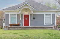 Charming AirBNB Hillsboro, Texas Historic District - Little Grey