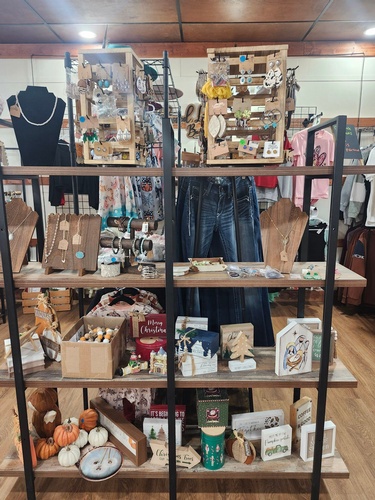 Gallery Image Blessed-Life-Boutique-Hillsboro-Texas-4.jpg