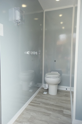 Gallery Image toillet.jpg Gallery Image toillet.jpg