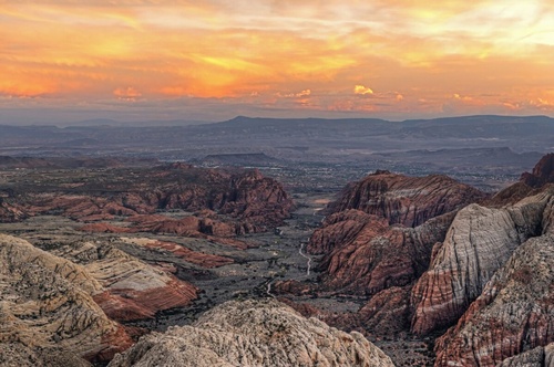 Gallery Image sunset-hike-in-snow-canyon-1-1200x797.jpg