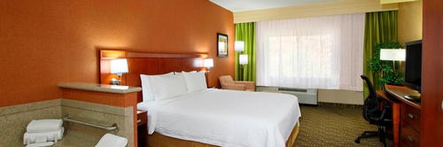 Gallery Image sgucy-guestroom-0019-hor-pano-ezgif.com-avif-to-jpg-converter.jpg