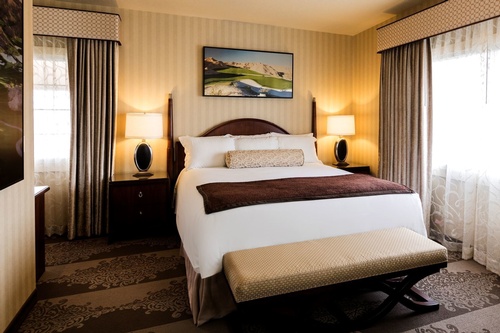 Gallery Image eureka-paramountsuite-room1-result.jpg