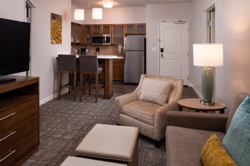 Gallery Image staybridge-suites-st-ezgif.com-avif-to-jpg-converter%20(1).jpg