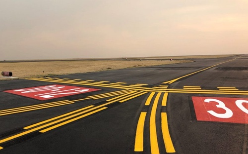 Gallery Image Airfield-67%20Striaght%20Stripes%20Image%202.jpg
