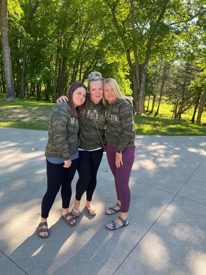 Gallery Image HolbrookFarmsOutsideGroupPict-2025.jpg