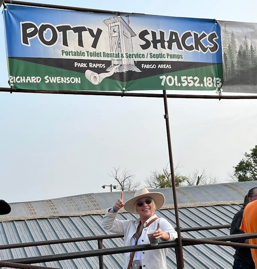 Gallery Image Potty%20Shack-%20outside%20pict_090226-082003.png