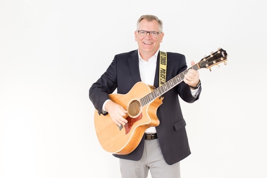 Gallery Image TimEggebraaten-Photo031-white%20and%20guitar-3.26.jpeg