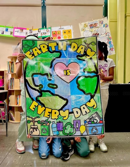 Gallery Image LuckyLittleLearners-EarthDay-7.26.jpg