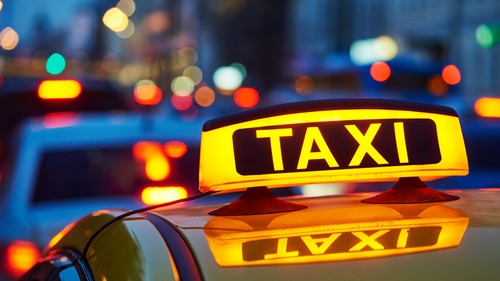 Gallery Image yellow-taxi-sign-on-cab-car-at-139827239-8d9_290321-020824.jpg