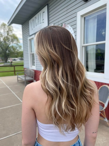 Brown and blonde balayage hairstyle