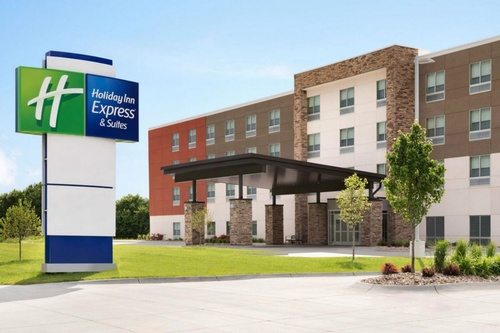 Outdoor view of Holiday Inn Express
