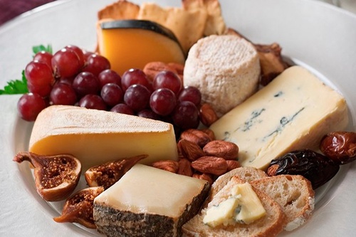 Gallery Image Creating_the_Perfect_Cheese_Plate_0.jpg