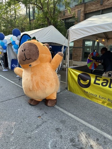 Gallery Image eatfuti.jpg