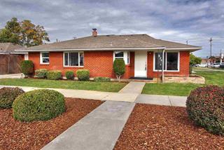 824 4th Nampa - For Sale - call 871-0354