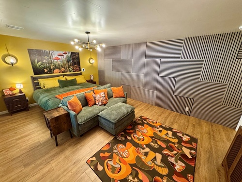 Gallery Image retro%20house.jpg