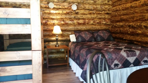 Cabins fully furnished with linens