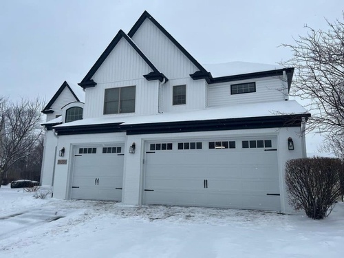 Gallery Image nohds-customgaragedoor.jpg