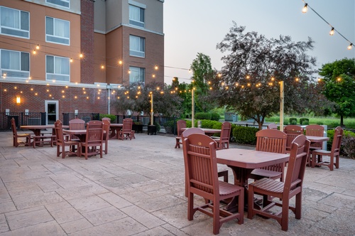 Gallery Image Patio_Dusk_1.jpg