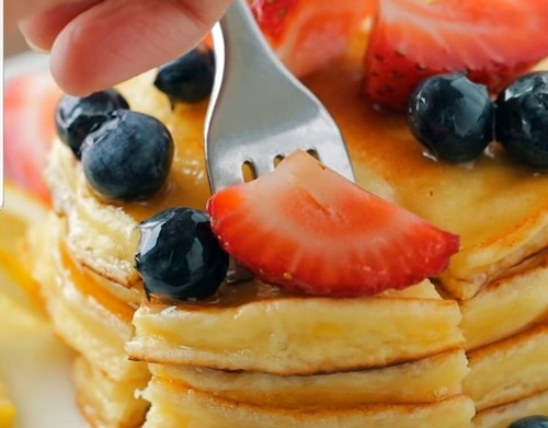 Fresh Berry Pancakes