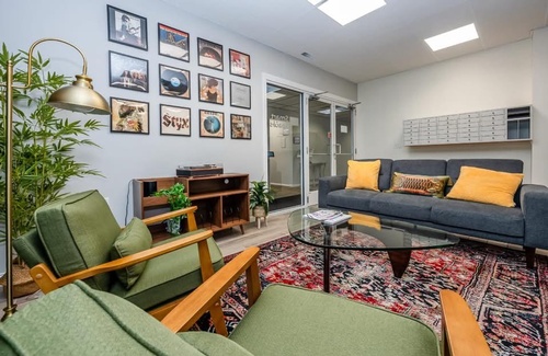 Gallery Image IMG_2150.jpeg