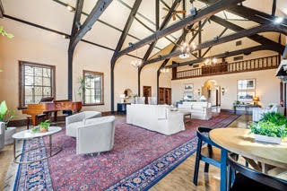 Gallery Image Lodge5_191225-040345.jpg