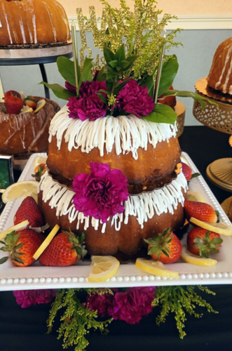 Gallery Image bundt-cake-display-by-patricias-sweetz-savannah-bakery.png