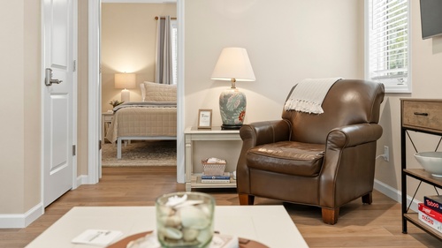 Gallery Image T10_100426-072306.jpg