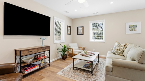 Gallery Image T4_100426-072246.jpg