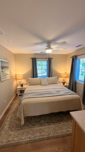 Gallery Image T6_100426-072318.jpg