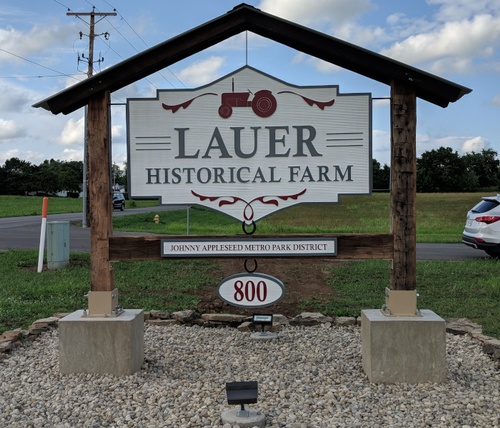 Gallery Image outdoor-dimensional-sign-LauerFarm2.jpg