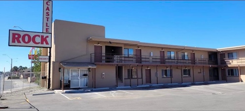 Castle Rock Hotel & Studios