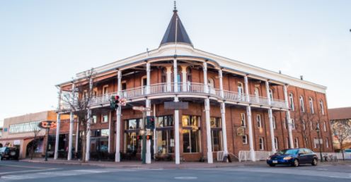Weatherford Hotel & Charly's Pub & Grill