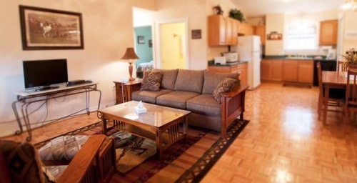 Gallery Image LodgeLR.jpg