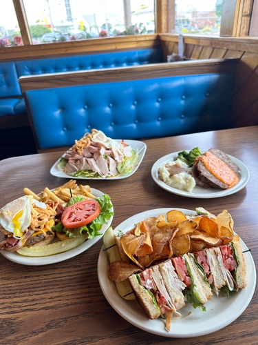 Gallery Image club%20burger%20salad.jpg