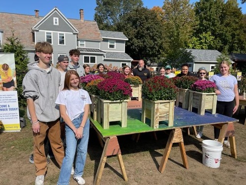 Gallery Image PlanterBox%20Build_050326-025026.jpg