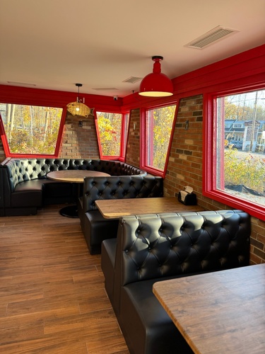 Gallery Image Ted's%20Fish%20Fry%20-%20Interior.jpeg