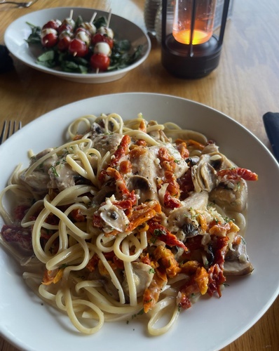 Gallery Image Restaurant%203_140126-091028.jpg